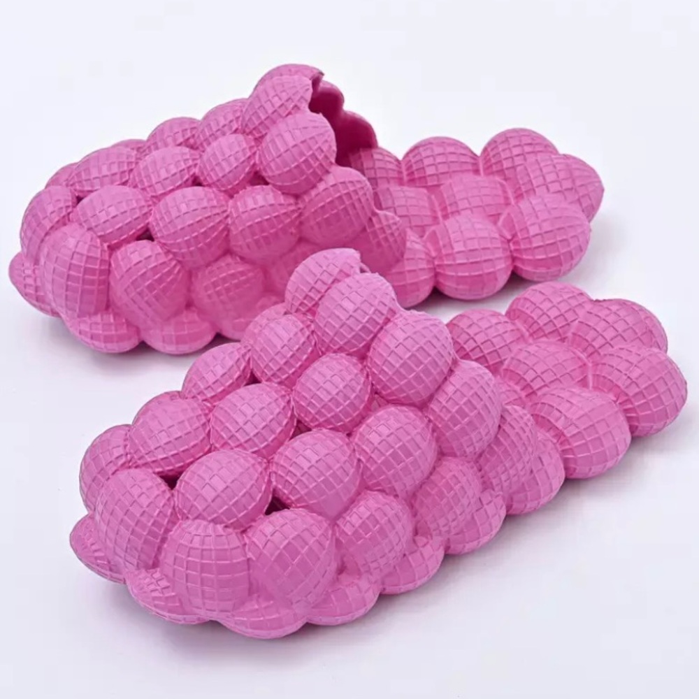 Womens size 6 Bubble Golf Peanut Slipper Sandals Unisex